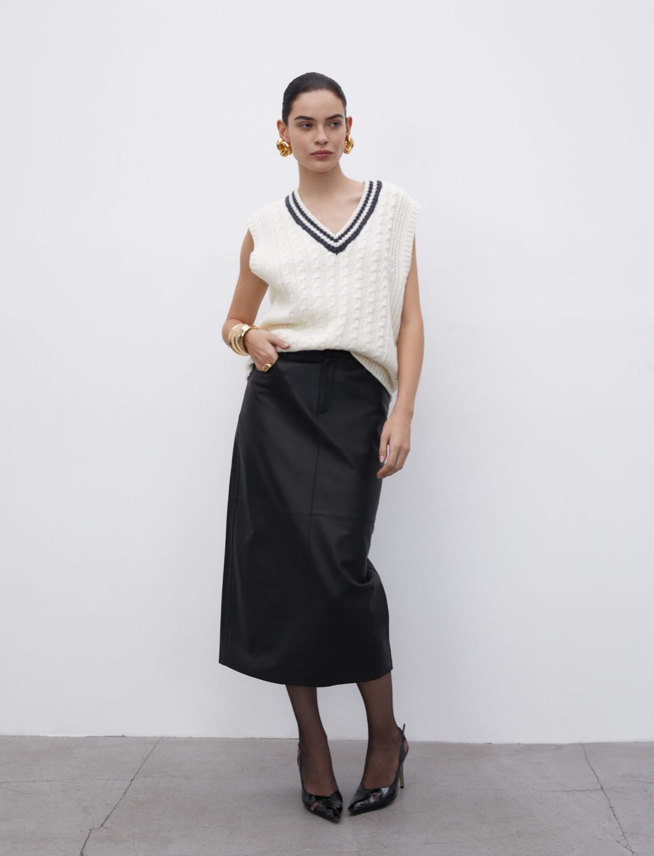 Жилет c V-образным вырезом из кашемира и шерсти