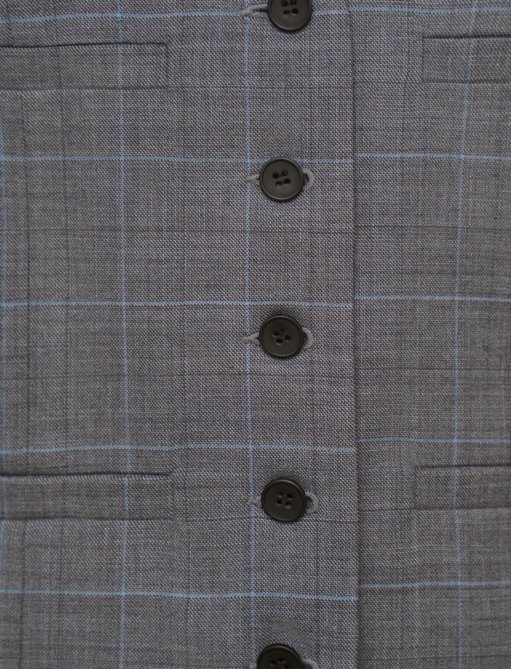 Костюмный жилет