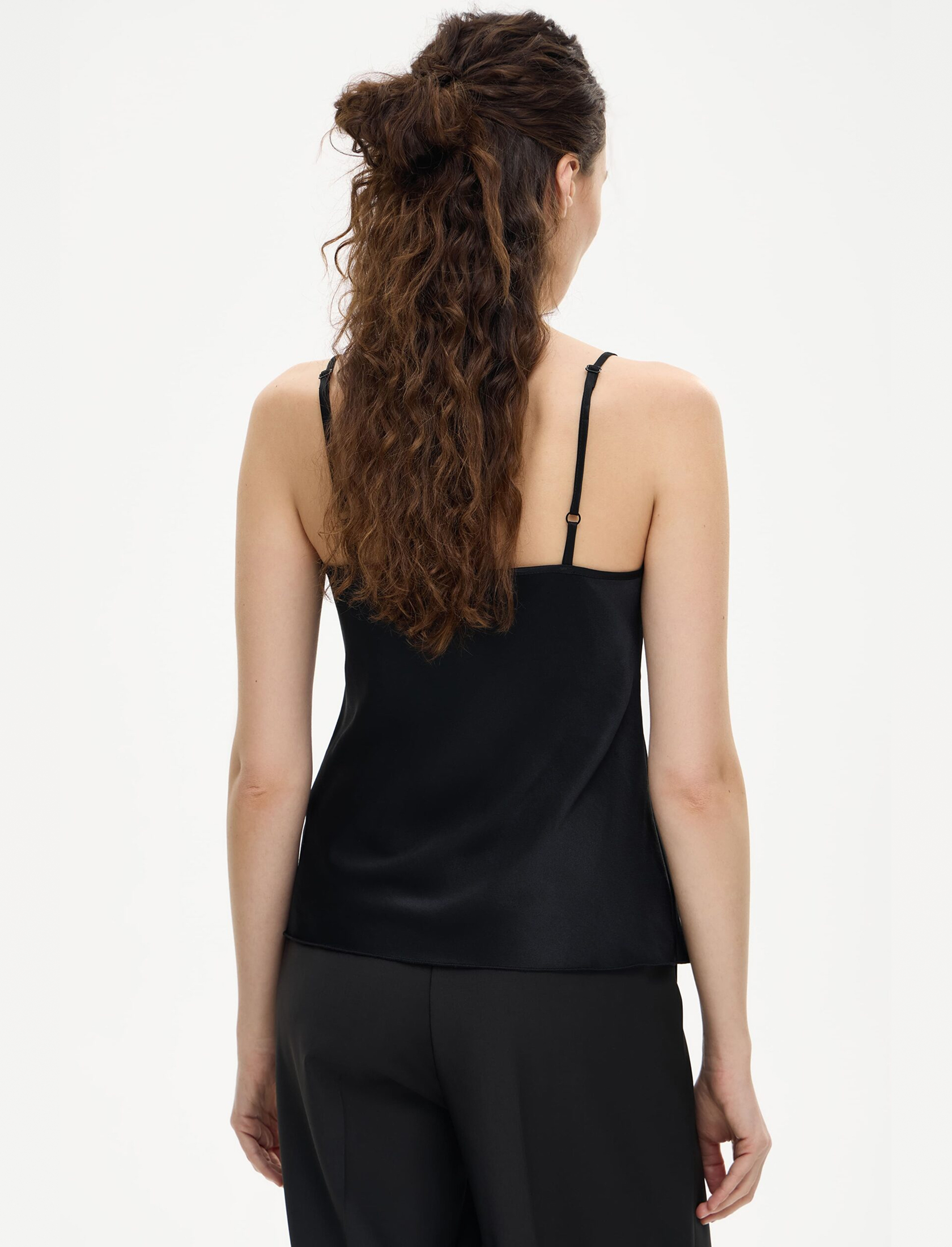 Топ из струящейся вискозы черного цвета