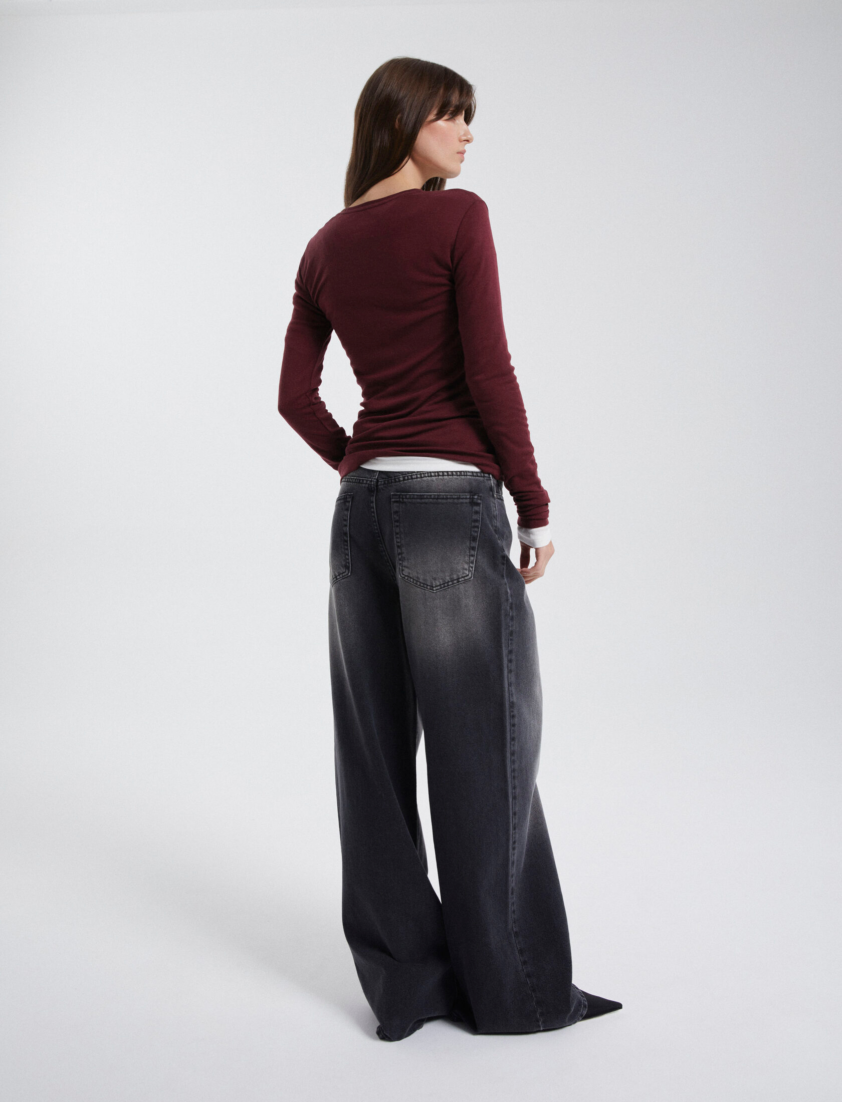 Джинсы wide leg серого цвета