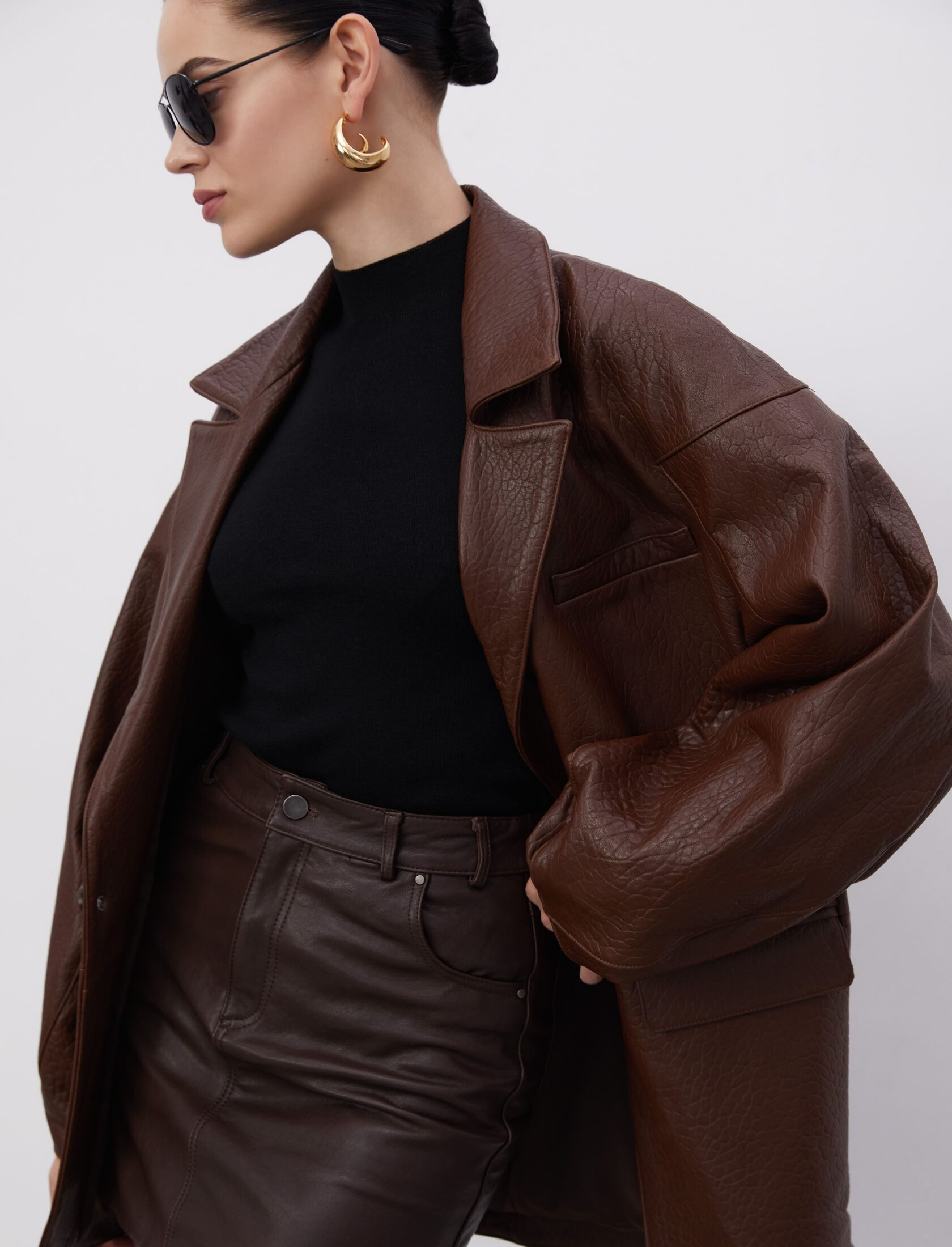 Кожаная юбка мини коричневого цвета