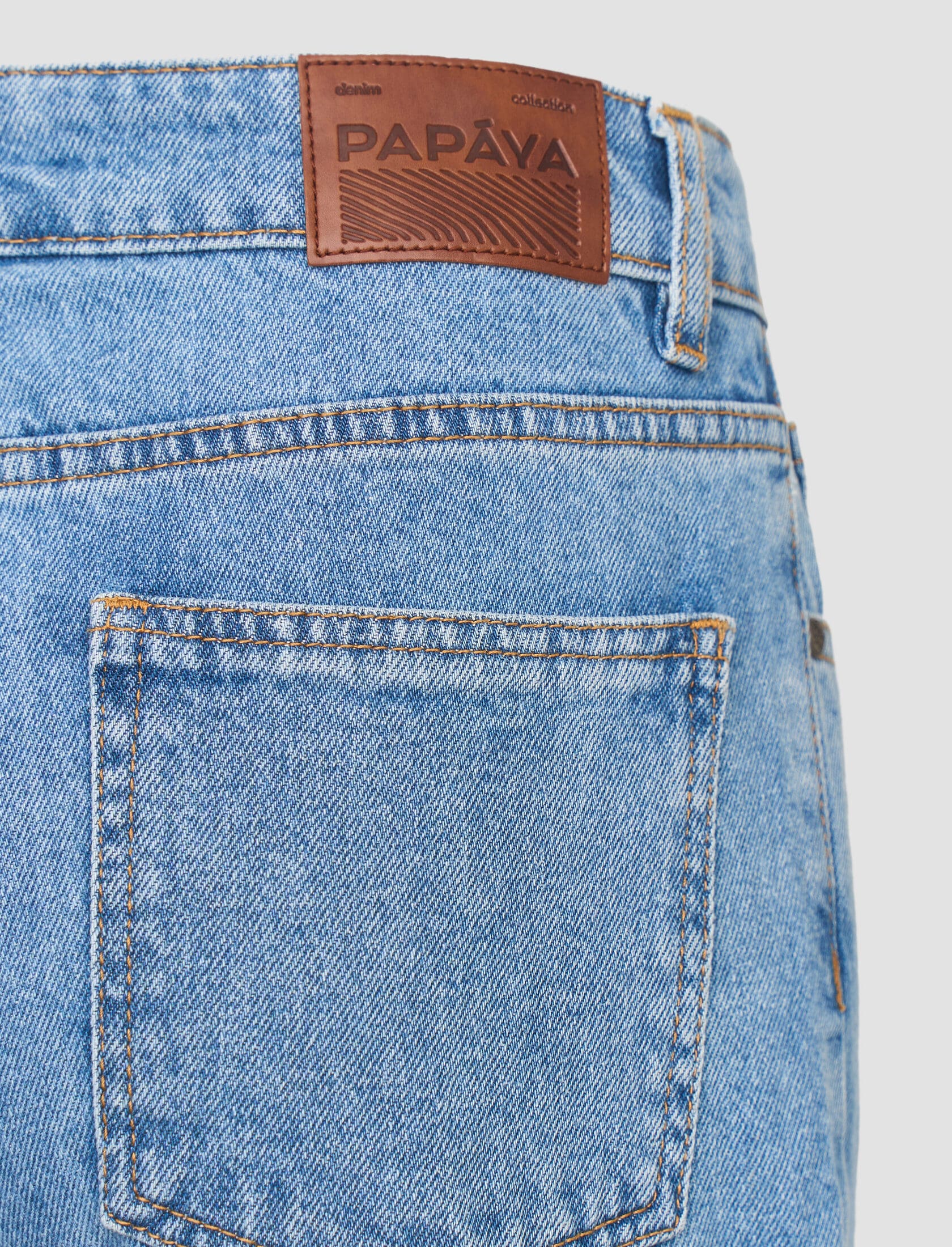 Джинсы straight