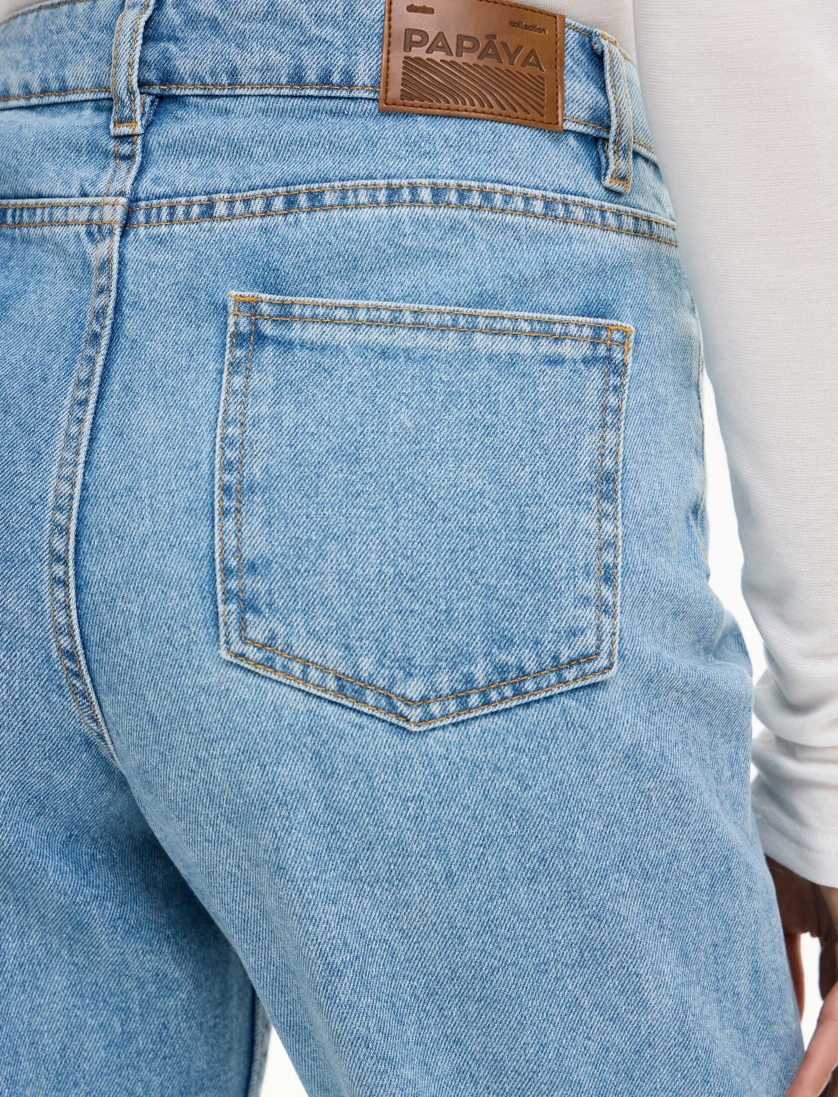 Джинсы straight