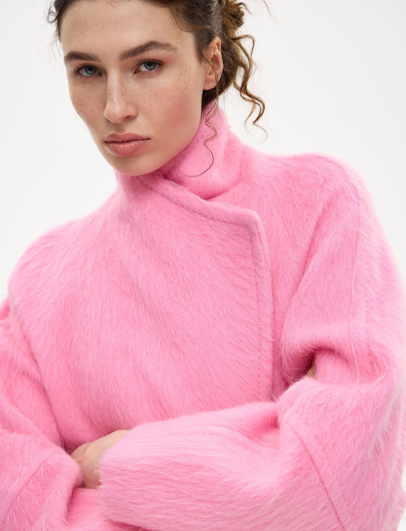 Пальто из шерсти альпака розового цвета